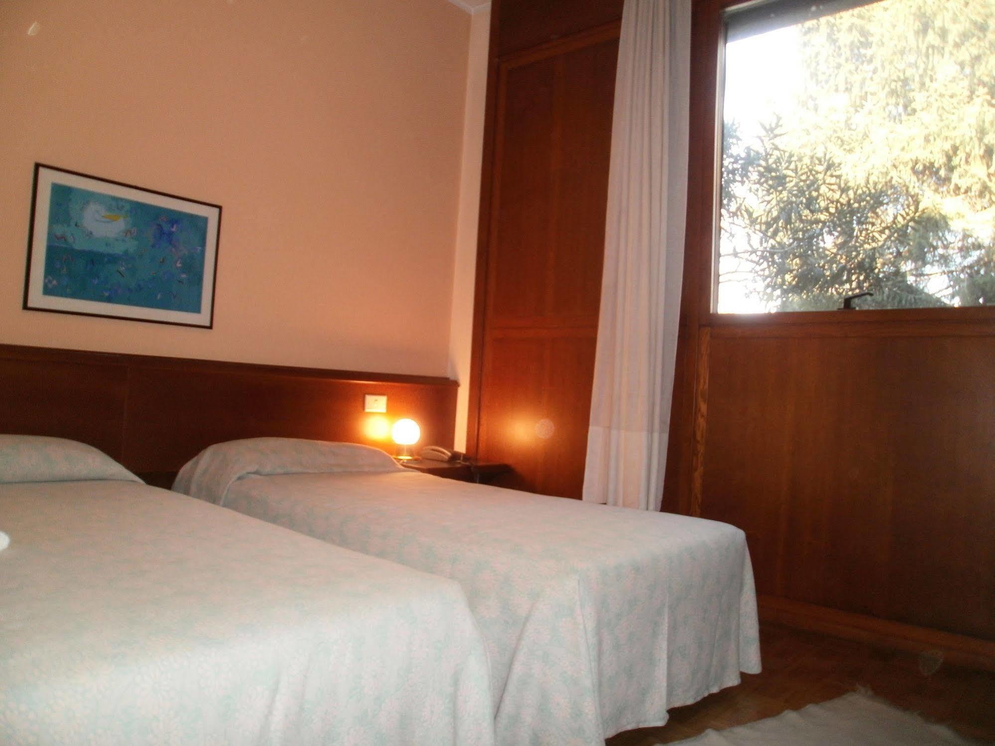 Albergo Villa & Roma Pallazzolo sullʼOglio 외부 사진